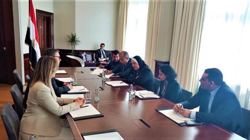 وزيرة التجارة والصناعة