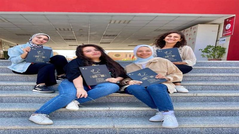 طالبات يصممن تطبيقا