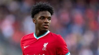 ليفربول يعلن إعارة مدافعه الشاب