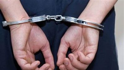 ضبط شخصين بسوهاج والجيزة لقيامهما بالاستيلاء على مبالغ مالية من المواطنين بزعم توظيفها  