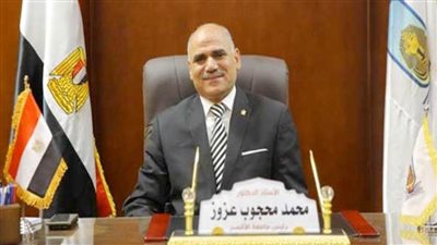 رئيس جامعة الأقصر يتابع انتظام سير امتحانات نهاية العام بالكليات