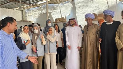 نائب سفير الإمارات يزور أحد مصانع الأخشاب بالأقصر