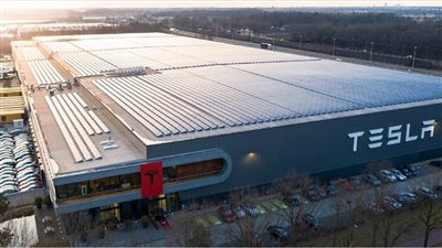 سي إن إن: مصانع تسلا تخسر مليارات الدولارات لهذا السبب
