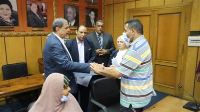 القوى العاملة: صرف 1.3 مليون جنيه مستحقات تعويض 12 وثيقة تأمين لأسر العمالة غير المنتظمة