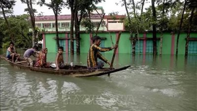 بنجلاديش: الفيضانات تغمر 5000 مدرسة وتحرم 3.5 مليون طفل من مياه الشرب