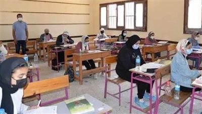 طلاب مدارس المكفوفين يؤدون امتحان مادة اللغة العربية 