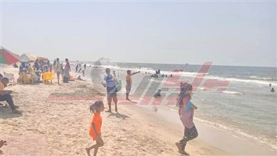 إقبال على مصيف بلطيم واستكمال الرصف والتجميل