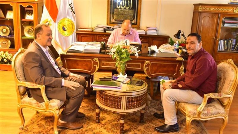 محافظ أسيوط يعتمد