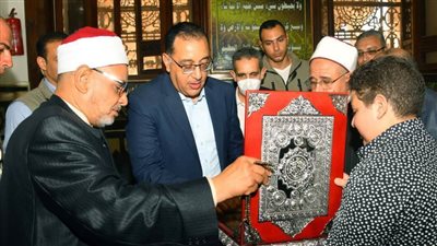 رئيس الوزراء يختتم جولته بالغربية بتفقد أعمال تطوير ساحة مسجد السيد البدويّ بطنطا 