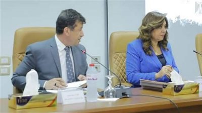 محافظ دمياط تناقش ملامح  مشروعات 