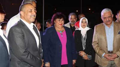وزيرة الثقافة ومحافظ السويس يشهدان فعاليات ختام مهرجان السويس للغناء