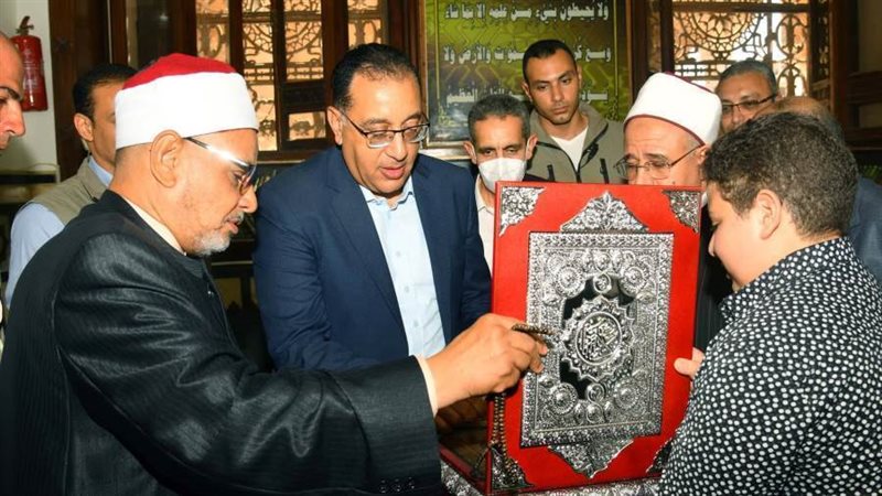 رئيس الوزراء خلال