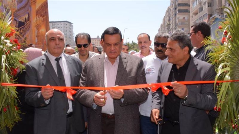 محافظ البحيرة يفتتح