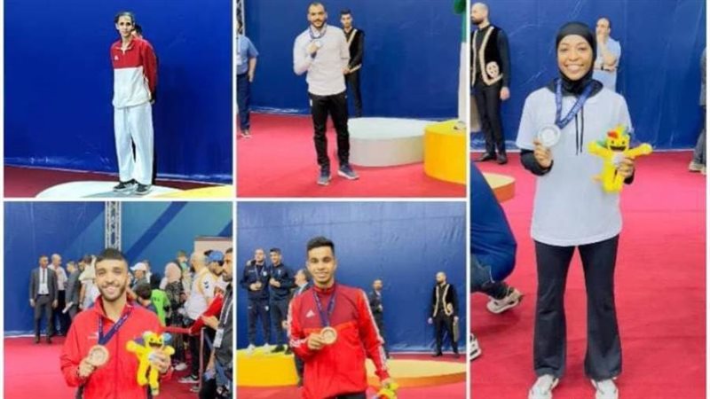 3 فضيات وبرونزيتين