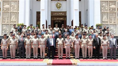 الكلية الحربية تحصل على شهادات 