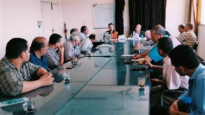 دمج الاقتصاد غيرالرسمي ومتابعة العمل بالقطاعات الخدمية ومخالفات تموينية بسمسطا 