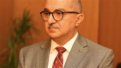 رئيس جامعة أسيوط يكشف عن متابعته لواقعة محاولة أحد طلاب الجامعة تهديد زميلته