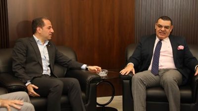 سفير مصر بلبنان يبحث مع رئيس حزب الكتائب آخر المستجدات والاستحقاقات الدستورية المقبلة