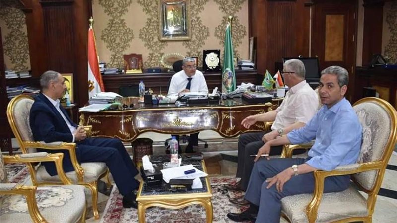 محافظ المنيا والنواب