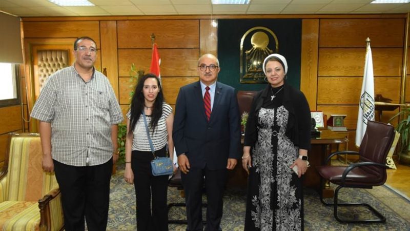 جامعة أسيوط تكرم