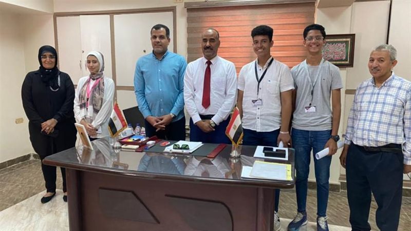 الفولي والطلاب