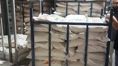 ضبط طن مواد غذائية مجهولة المصدر خلال حملات تفتيشية بالشرقية