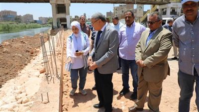 محافظ المنيا يتفقد معرض 