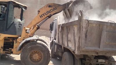  الفشن تكثف جهودها في الرقابة على الأسواق ورفع اللافتات العشوائية بسمسطا 