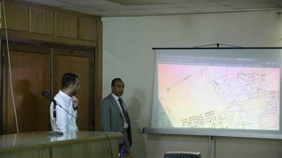 نائب محافظ المنيا يتابع أعمال لجنة التنمية الاقتصادية وإجراءات المصانع