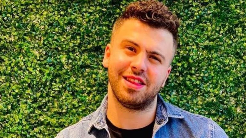 الفنان احمد ماهر