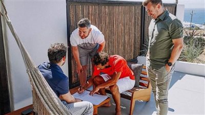 محمد صلاح أرغم مسؤولي ليفربول على السفر لليونان وأصبح الأيقونة الرابعة في البريميرليج