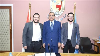 جامعة سوهاج تبحث التعاون مع هيئة TIEC بوزارة الاتصالات لنشر ثقافة ريادة الأعمال بين الطلاب