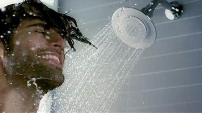 دراسة: الاستحمام بالماء البارد يسهم في إنقاص الوزن 