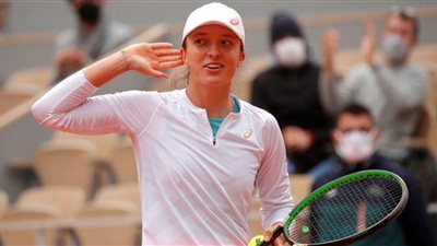 البولندية ايجا شفونتيك تودع بطولة ويمبلدون من الدور الثالث