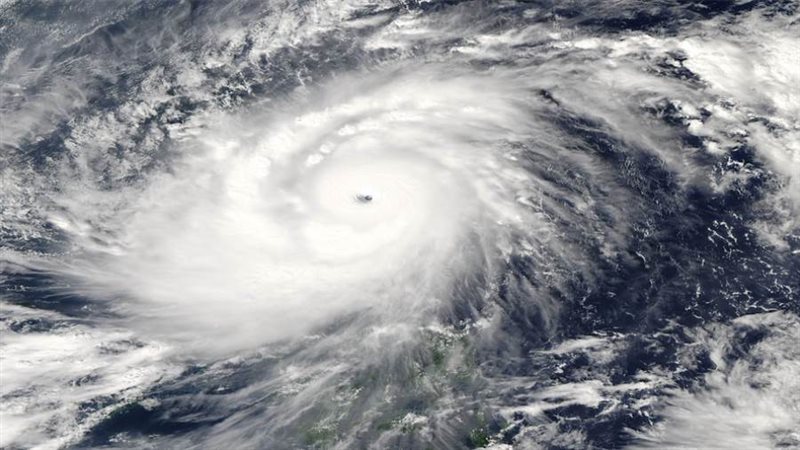 العاصفة الاستوائية