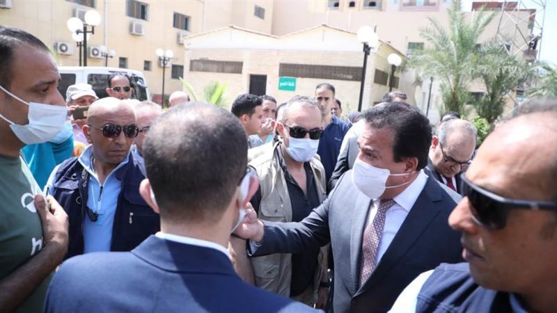 وزير الصحة في الإسماعيلية