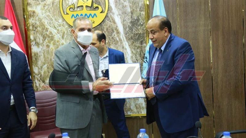 خلال التكريم