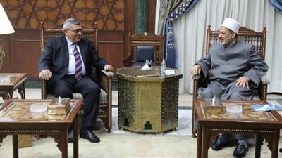 سفير جمهورية أرمينيا بالقاهرة يهنئ الإمام الأكبر بعيد الأضحى المبارك