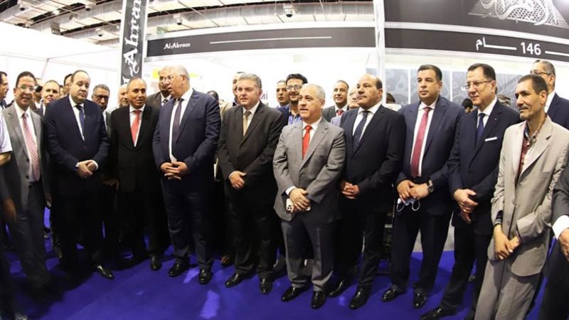 الشوربجي يفتتح معرض