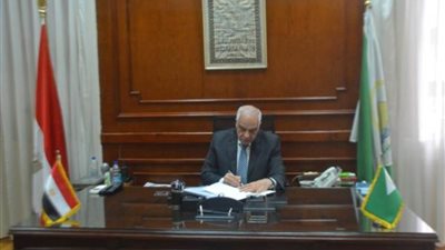 محافظ الجيزة يهنئ ١١ طالبا وطالبة أوائل الدبلومات الفنية من أبناء المحافظة