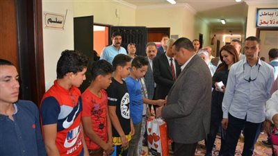 محافظ البحيرة يتفقد دور الرعاية الاجتماعية ويقدم التهنئة بمناسبة حلول عيد الأضحى