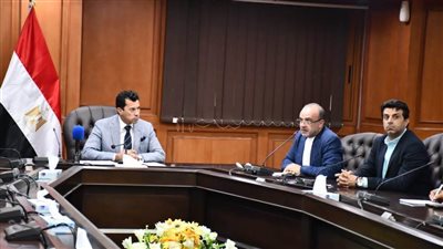 وزير الرياضة يبحث آخر استعدادات استضافة مصر لبطولة العالم للسلاح