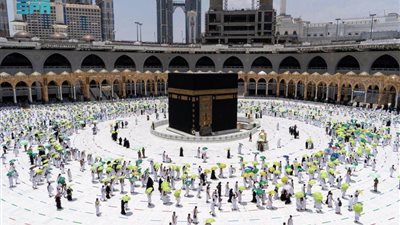 حجاج ذوي الهمم يغادرون الرياض لأداء فريضة الحج