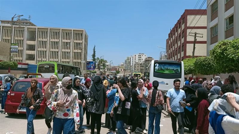 خروج طلاب الثانوية