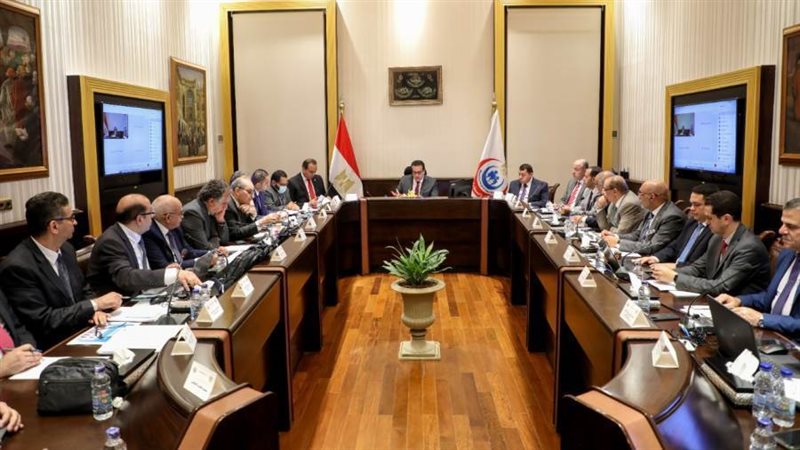اجتماع وزير الصحة