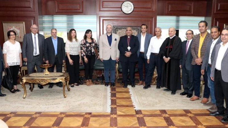 محافظ بني سويف يستقبل