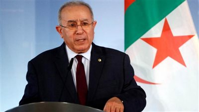 وزير الخارجية الجزائري يؤكد أهمية تعزيز دور منظمة التعاون الاسلامي لرفع التحديات الأمنية والتنموية