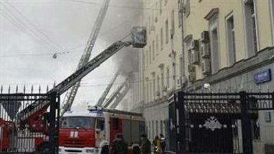 اندلاع حريق ضخم بمبنى تخزين بالمنطقة الصناعية في بلدية لافال غربي فرنسا دون وقوع اصابات