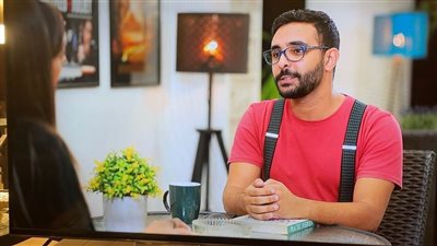 «العرافة».. فيلم قصير لأحمد عباس يناقش أزمة الدجالين في الوطن العربي