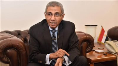 السفير المصري يسلم عاهل البحرين دعوة الرئيس السيسي للمُشاركة في مؤتمر المناخ